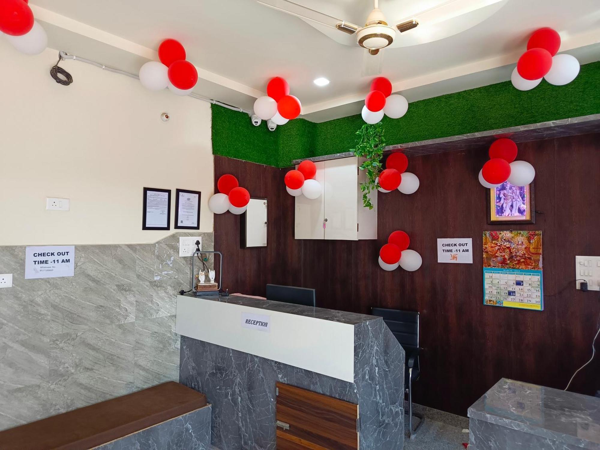马图拉 Shri Girraj Residency酒店 外观 照片