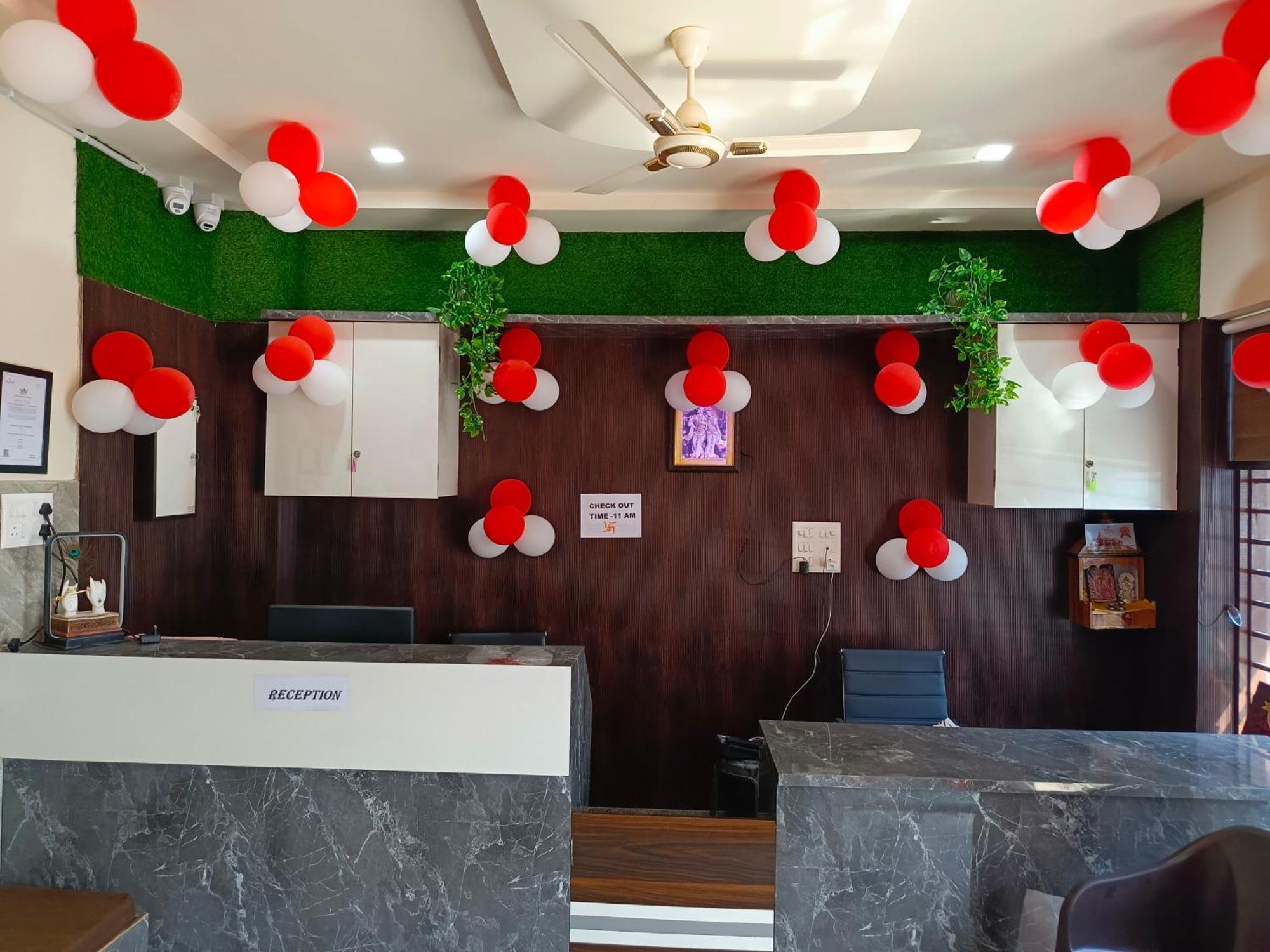 马图拉 Shri Girraj Residency酒店 外观 照片